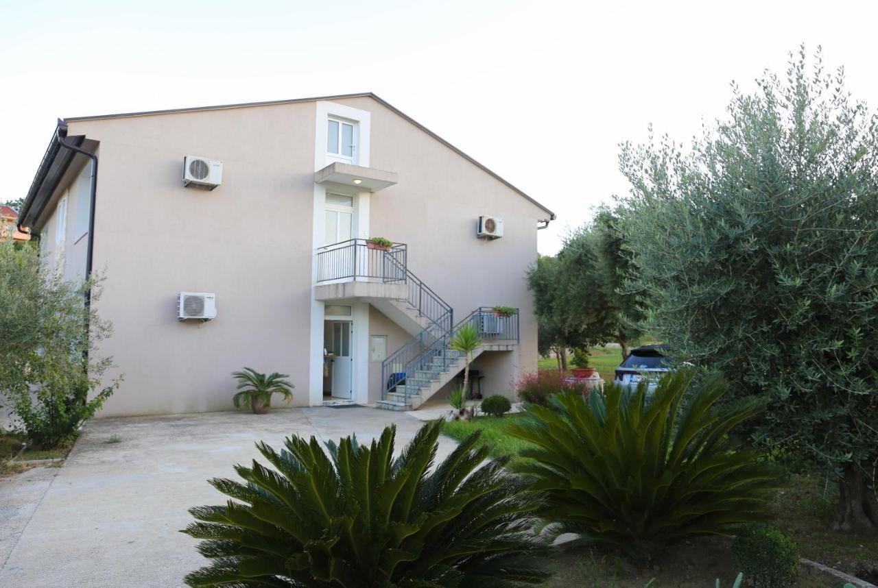 La Hacienda Hotel Ulcinj Exterior photo